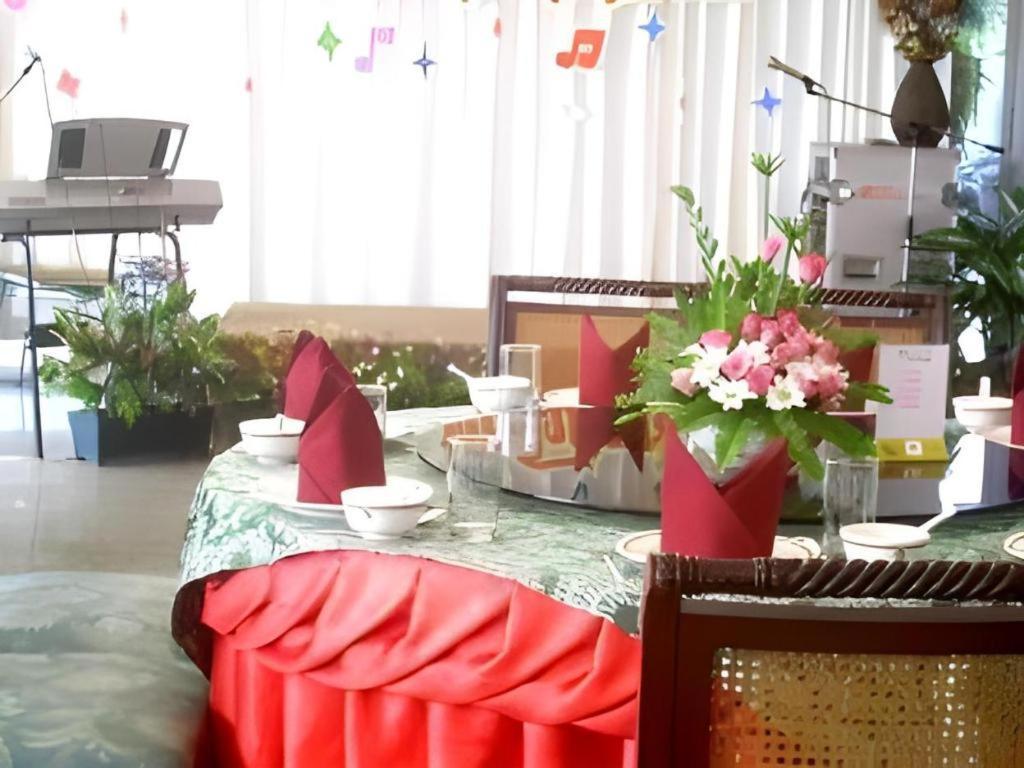 Vasu Hotel Mahasarakham Маха Саракхам Екстериор снимка